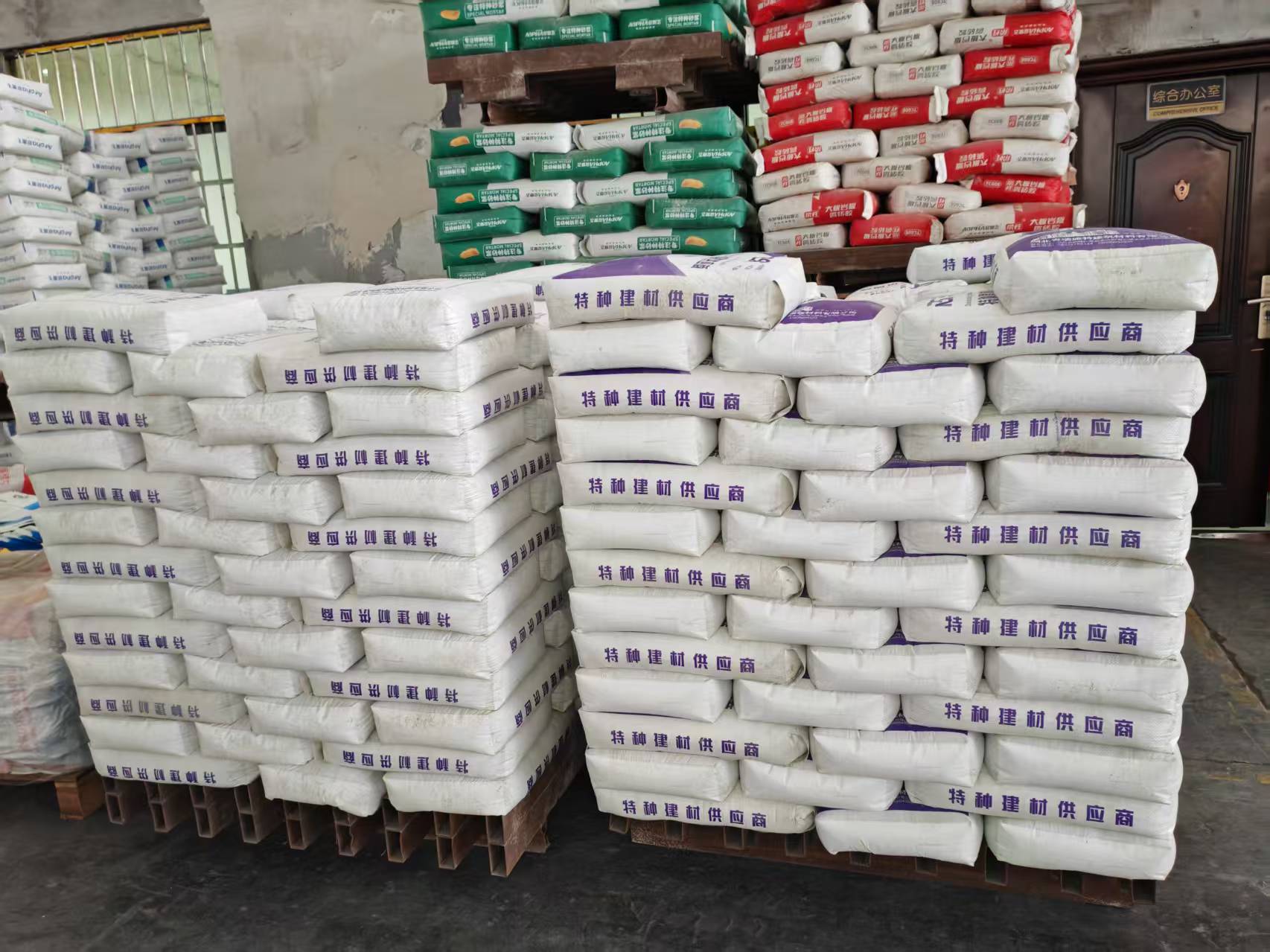 左权拱顶带模注浆料