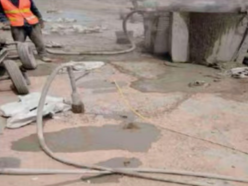 左权水泥混凝土路面板底注浆技术 路面脱空注浆整治方案